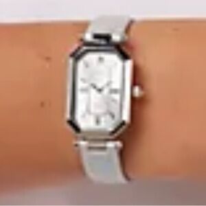 ISAAC MAZRHI LIVE! WOMENS WATCH COLOR GOLD